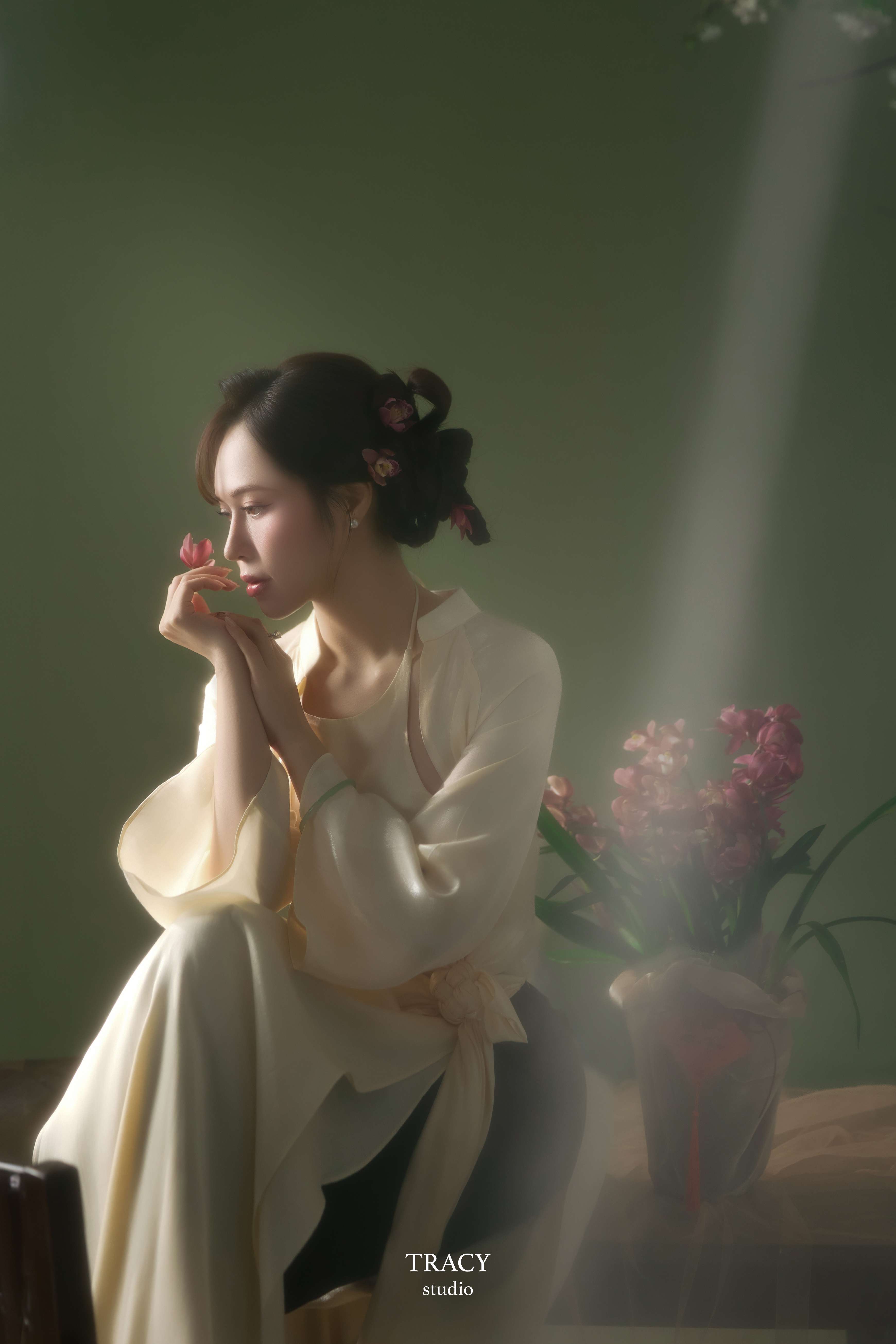 frontend/img/gallery/anh-tet-yem-ao-dai/tracy-studio-chup-ao-yem-xua (6).jpg